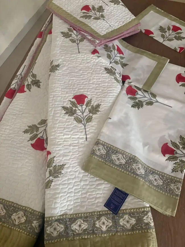 Rosa Patio - Super King Size Bedding Set: Bedsheet + Bedcover
