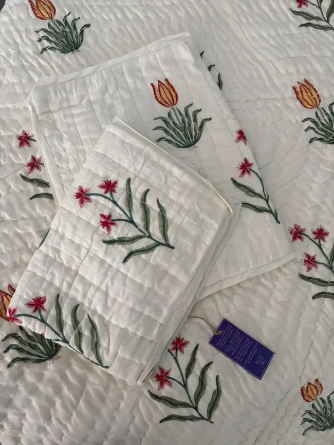 Premium Handwoven Quilt with Pillow Covers (90 x 108) - Image 3