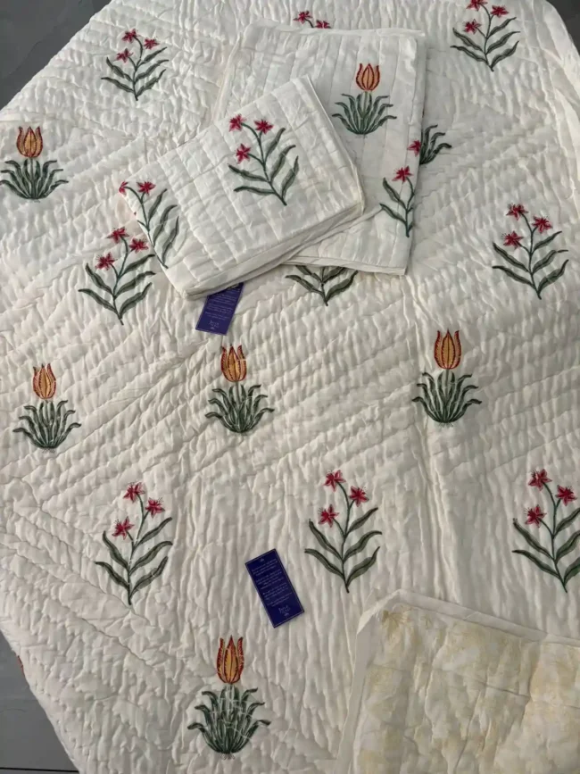 Premium Handwoven Quilt with Pillow Covers (90 x 108) - Image 2