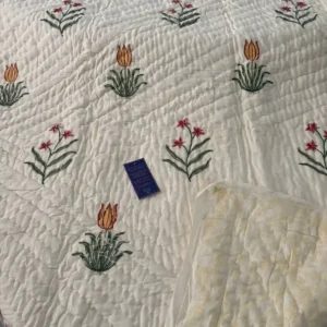 Premium Handwoven Quilt with Pillow Covers (90 x 108)