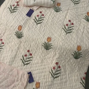 Premium Handwoven Quilt with Pillow Covers (90 x 108)