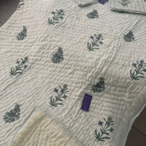 Premium Handwoven Quilt with Pillow Covers (90 x 108)