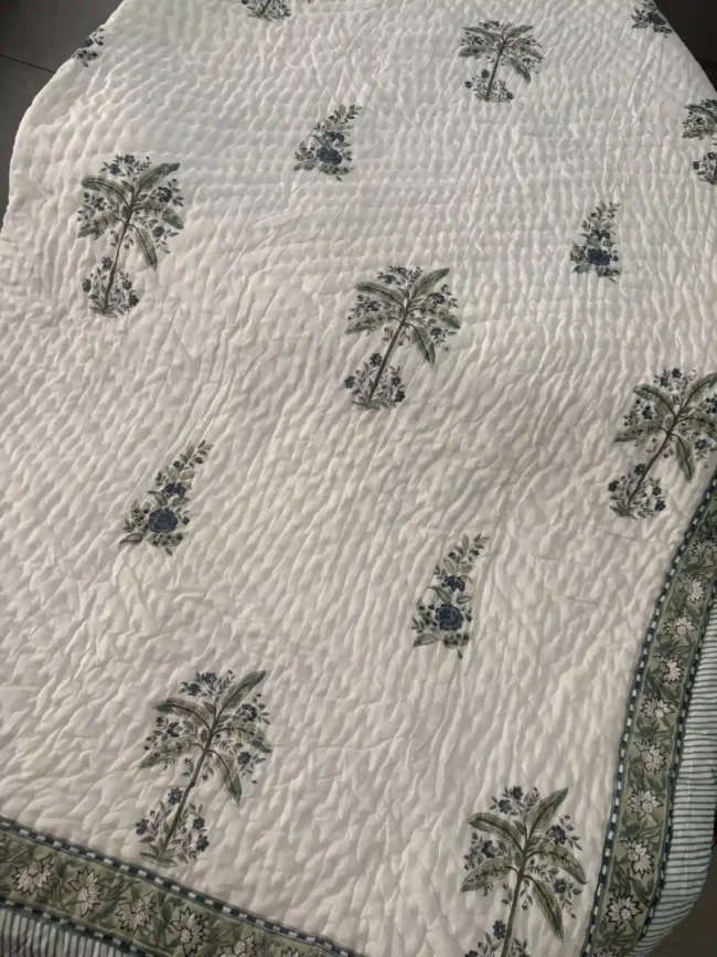 Premium Handwoven Quilt - Double Bed (90 x 108) - Image 3