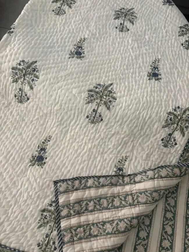 Premium Handwoven Quilt - Double Bed (90 x 108) - Image 2