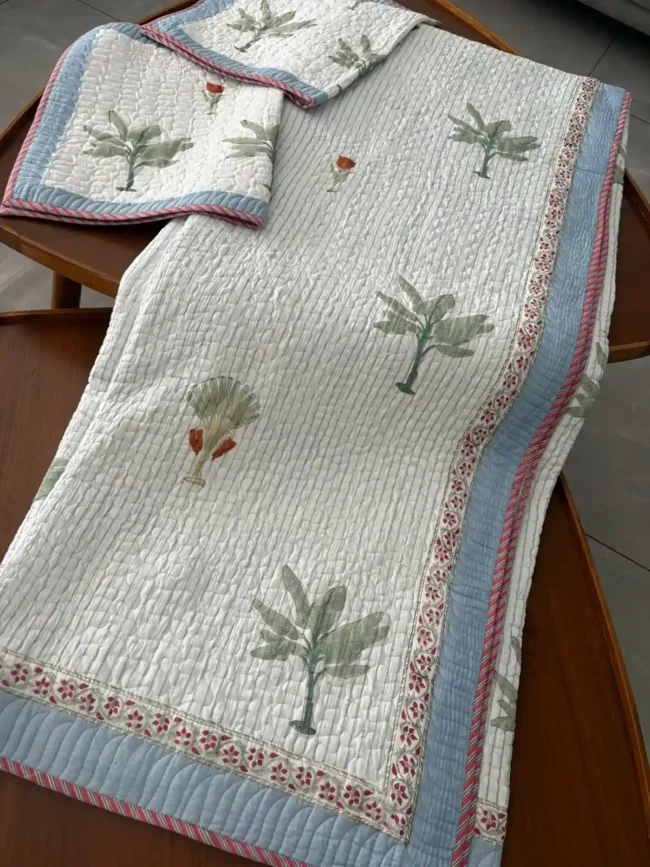 Palmette Groove - King Size - Bed Cover (95 x 108) - Image 2