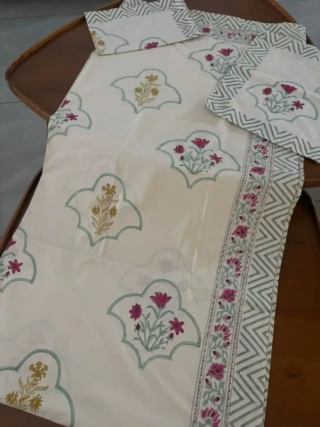 Raani Dariicha - Super King Size Bed Sheet (108 x 108)