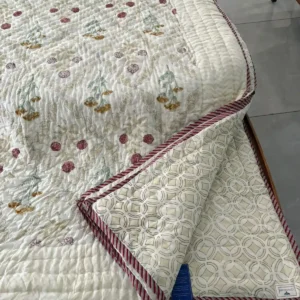 Premium Handwoven Quilt - Double Bed (90 x 108)