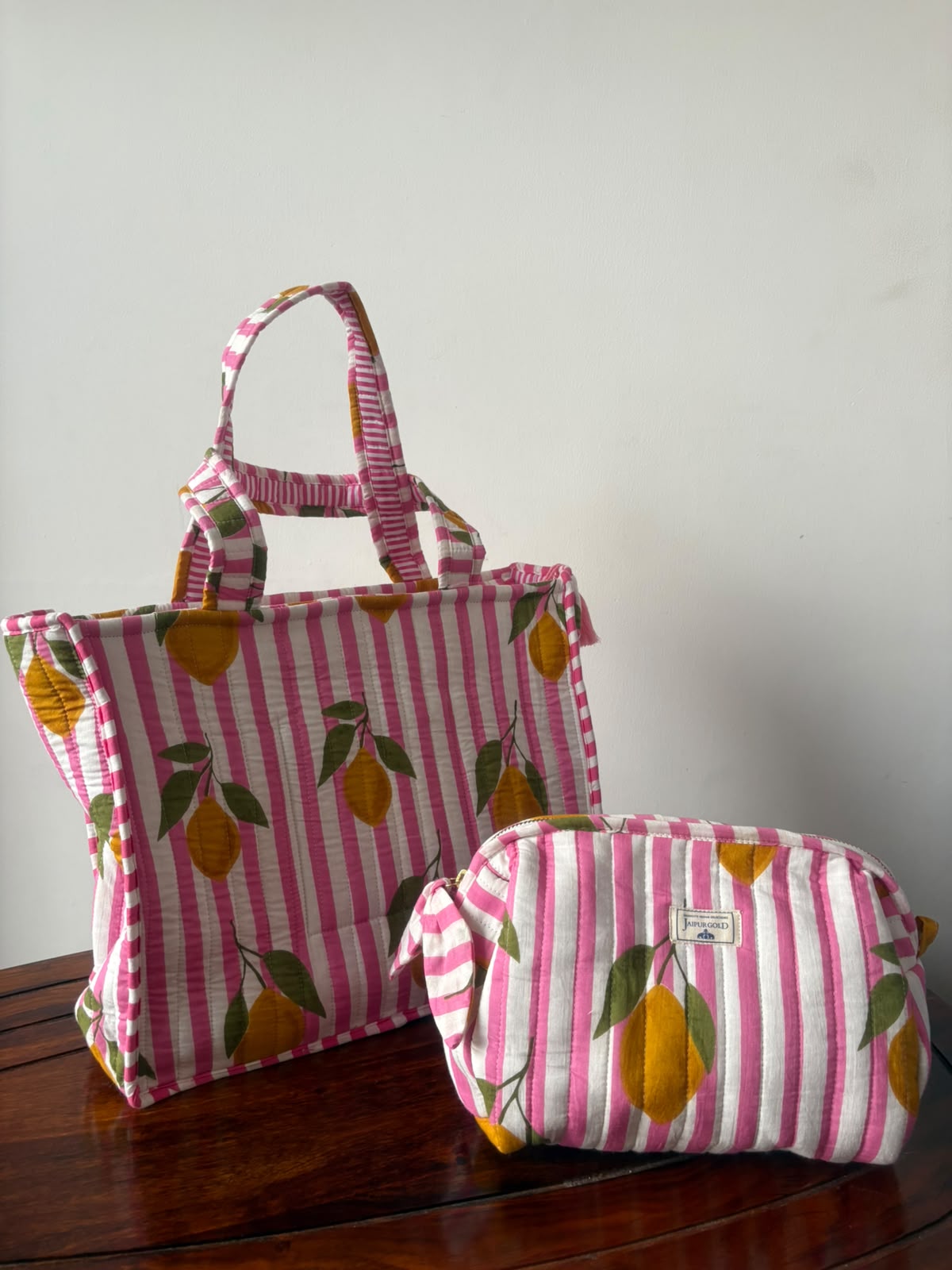 Midi-Tote Bag + Travel Pouch
