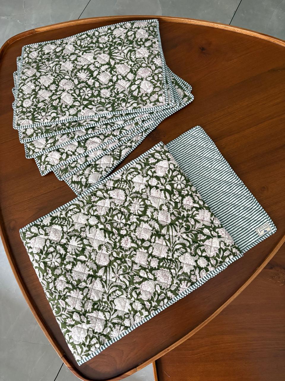 Table Runner & Placemats Set of 6 - Image 2